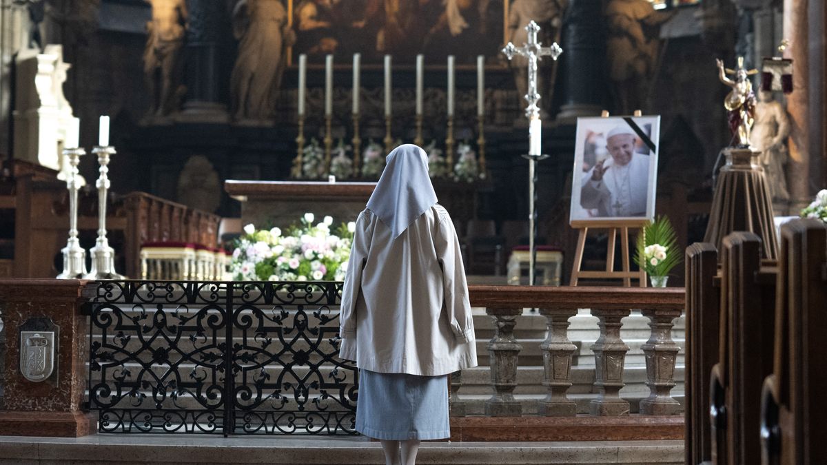 Trois religieuses autrichiennes dans leur couvent