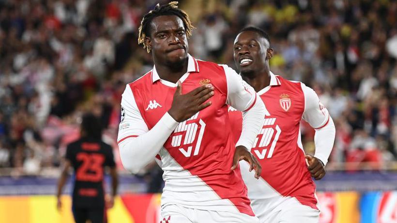 George Ilenikhena célébrant