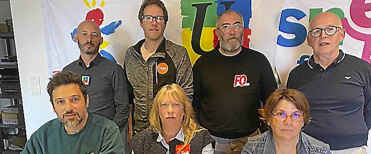 Manifestation à Rodez, pancartes et manifestants