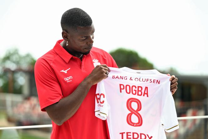 Paul Pogba lors de sa signature à Monaco