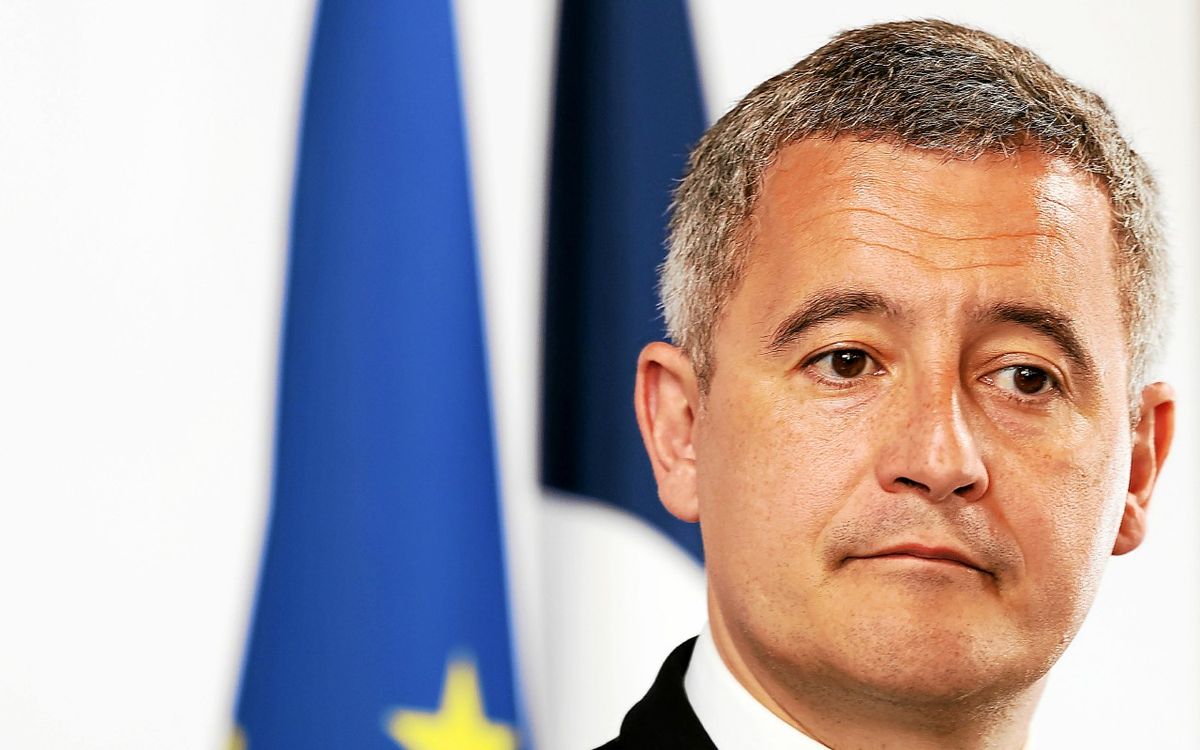 Gérald Darmanin lors d'une visite au tribunal