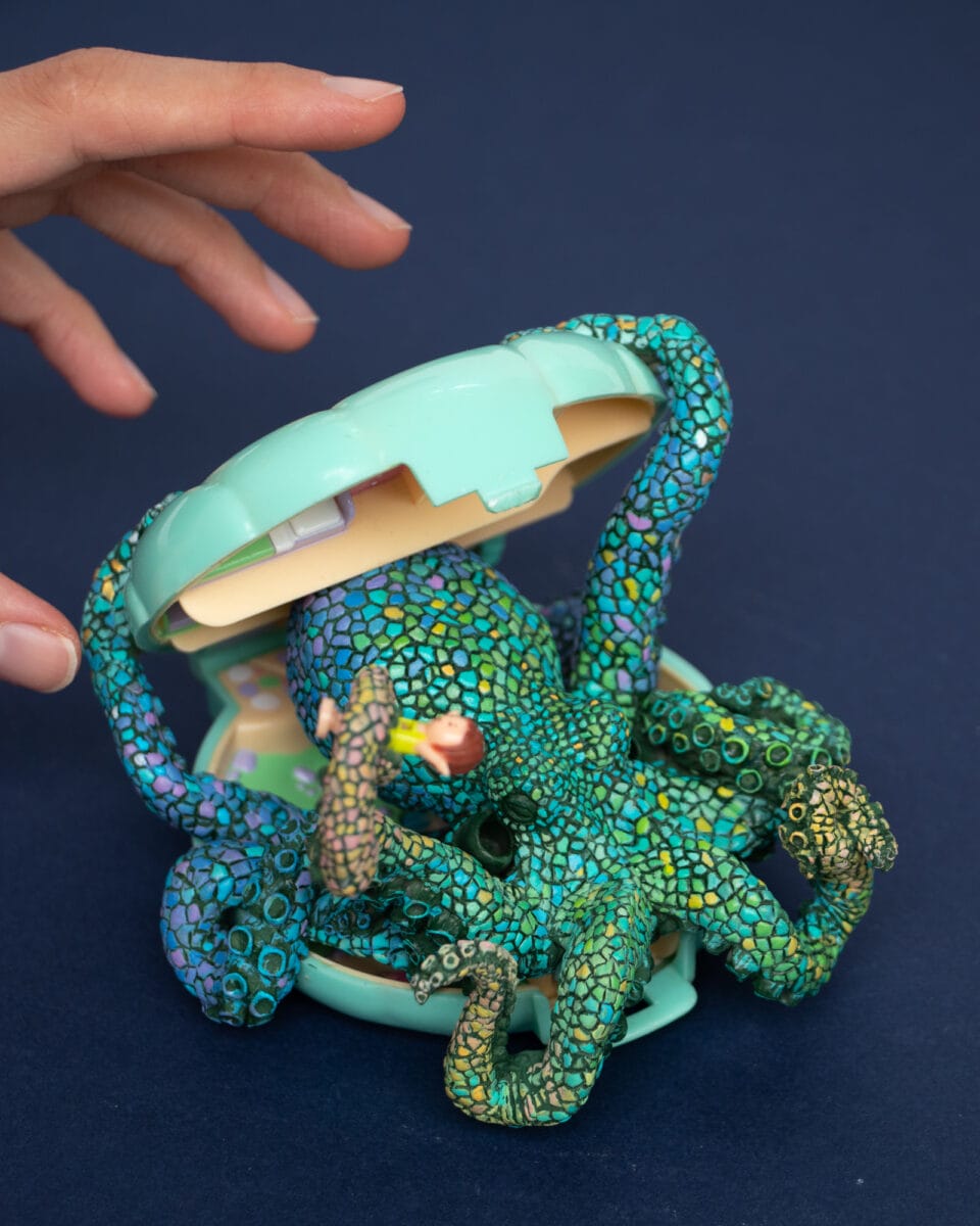 pieuvre colorée dans jouet Polly Pocket
