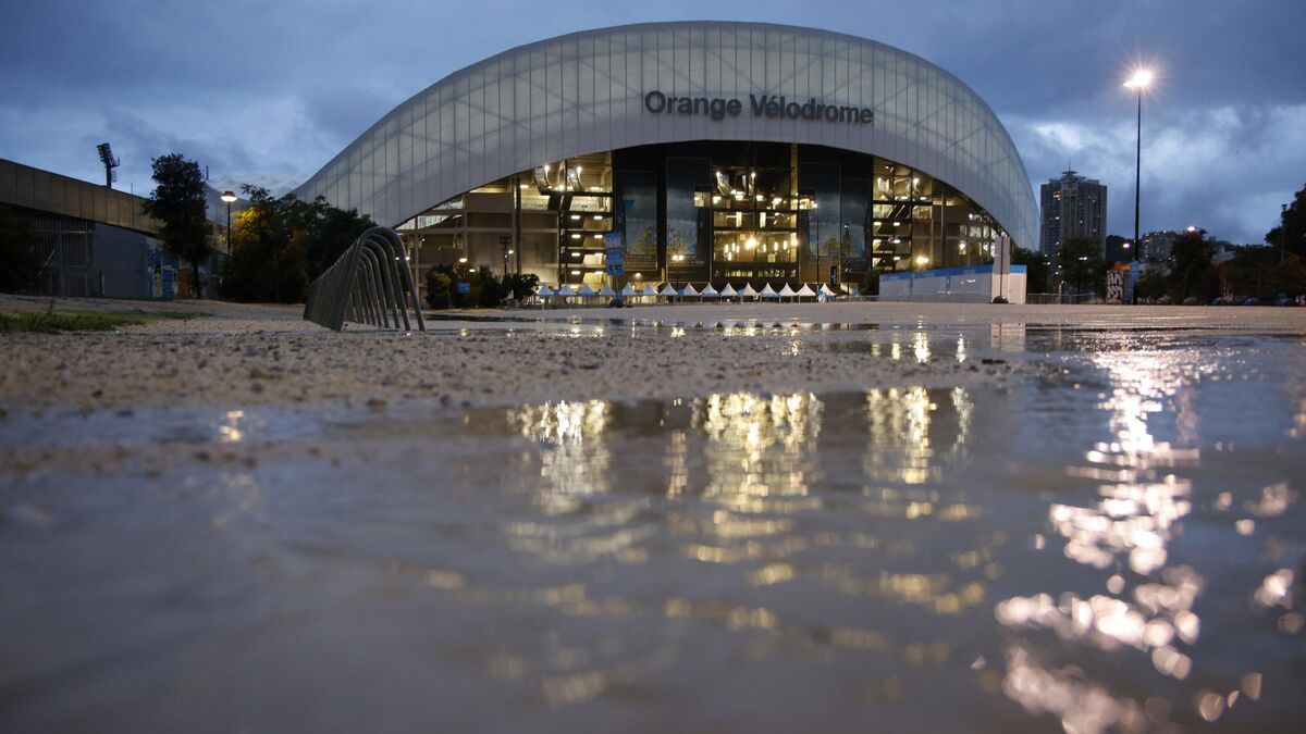 Vue sur le Vieux-Port inondé à Marseille