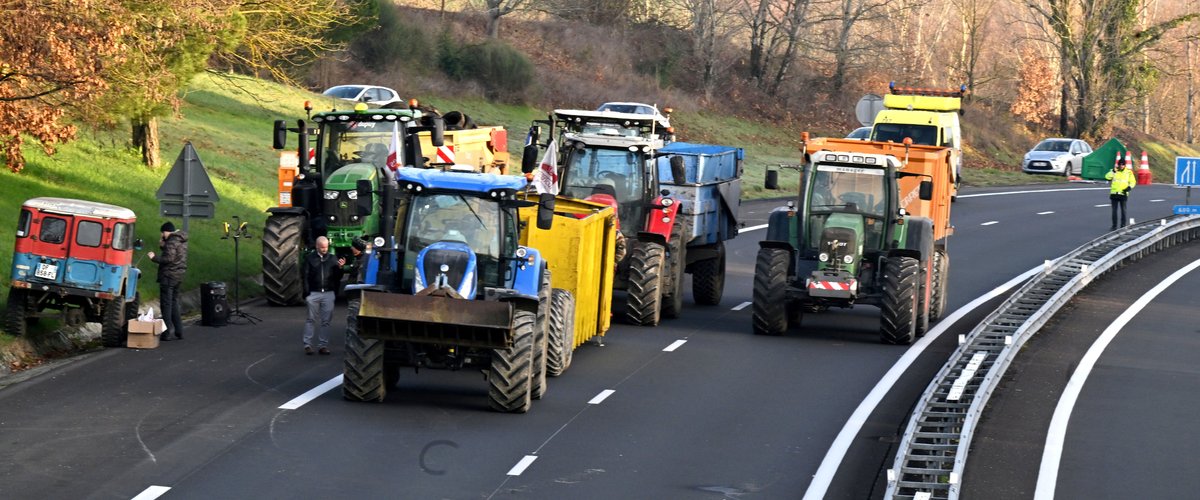 Convois d’agriculteurs dans la Haute-Garonne près de Toulouse