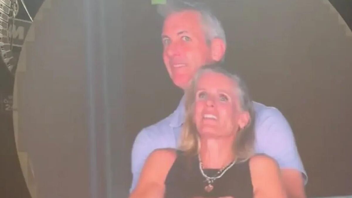 Capture d'écran Kiss cam lors du concert de Coldplay