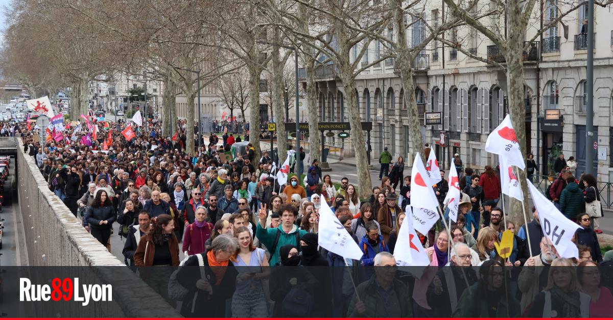 Foule lors d’une marche à Lyon