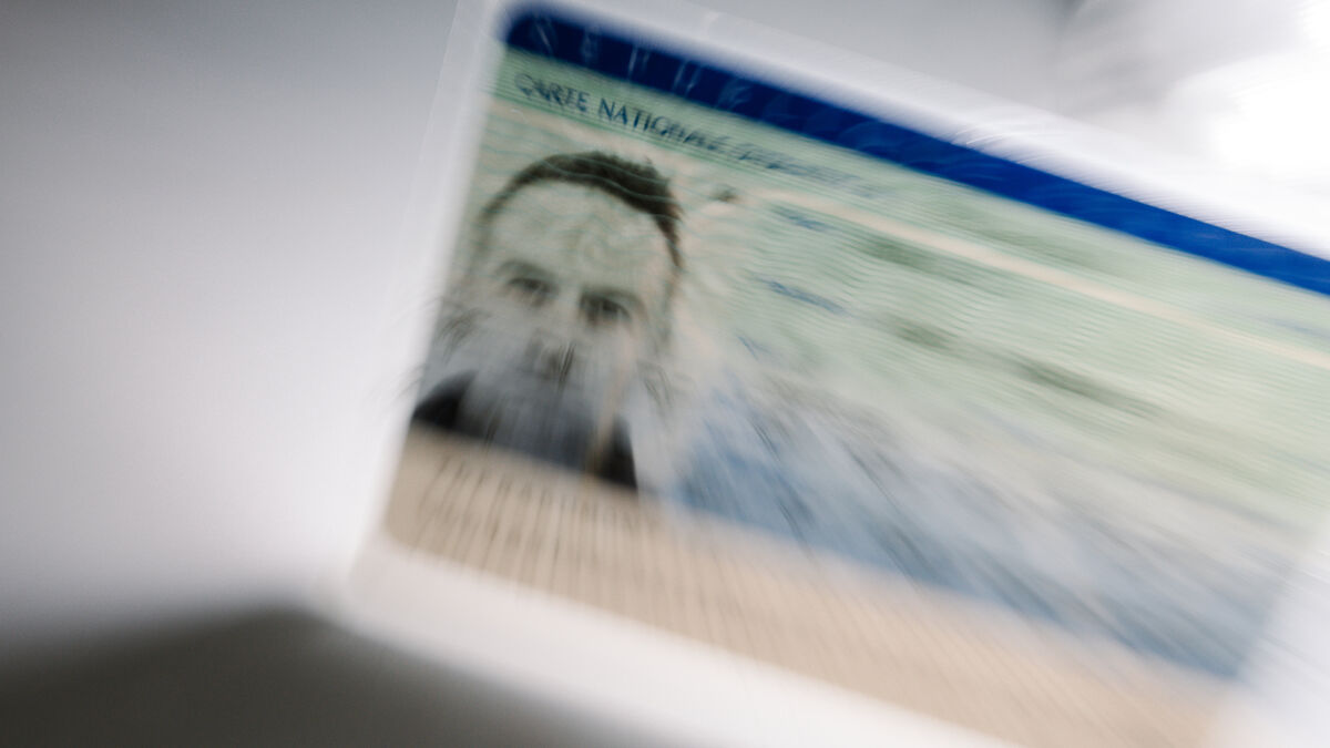 Débat politique sur identité numérique britannique