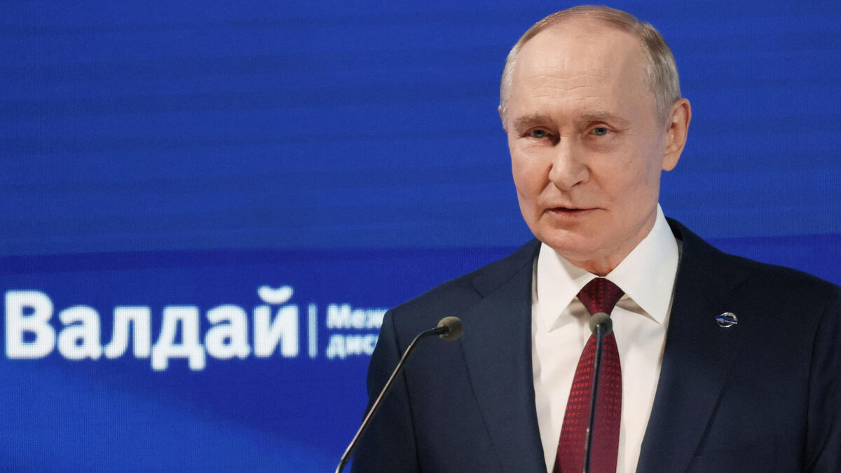 Poutine lors d’un forum à Sotchi