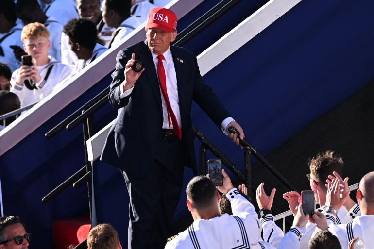 Donald Trump lors de la célébration du 250e anniversaire de la Marine américaine à Norfolk