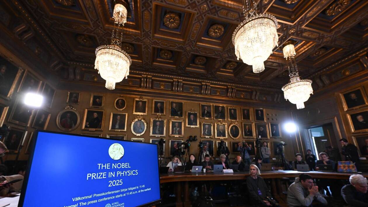 Photo des lauréats du Nobel de physique 2025