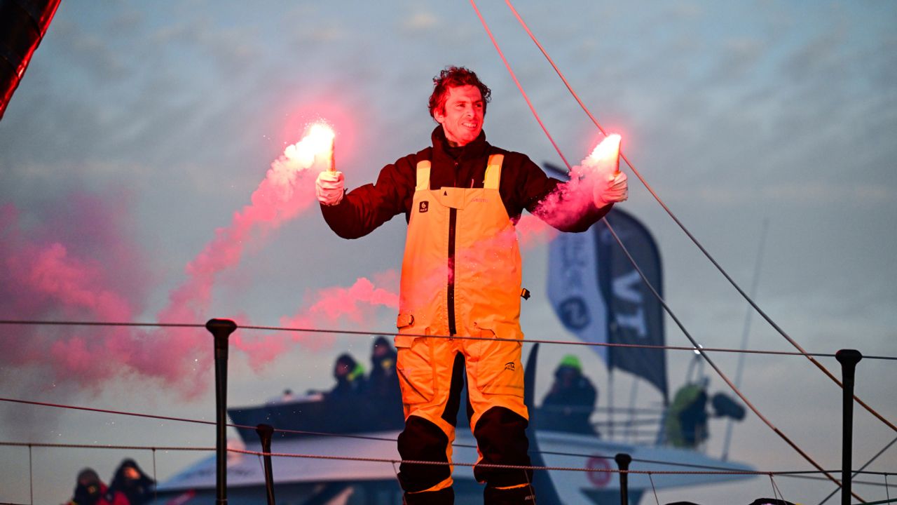 Charlie Dalin lors du Vendée Globe 2024-2025