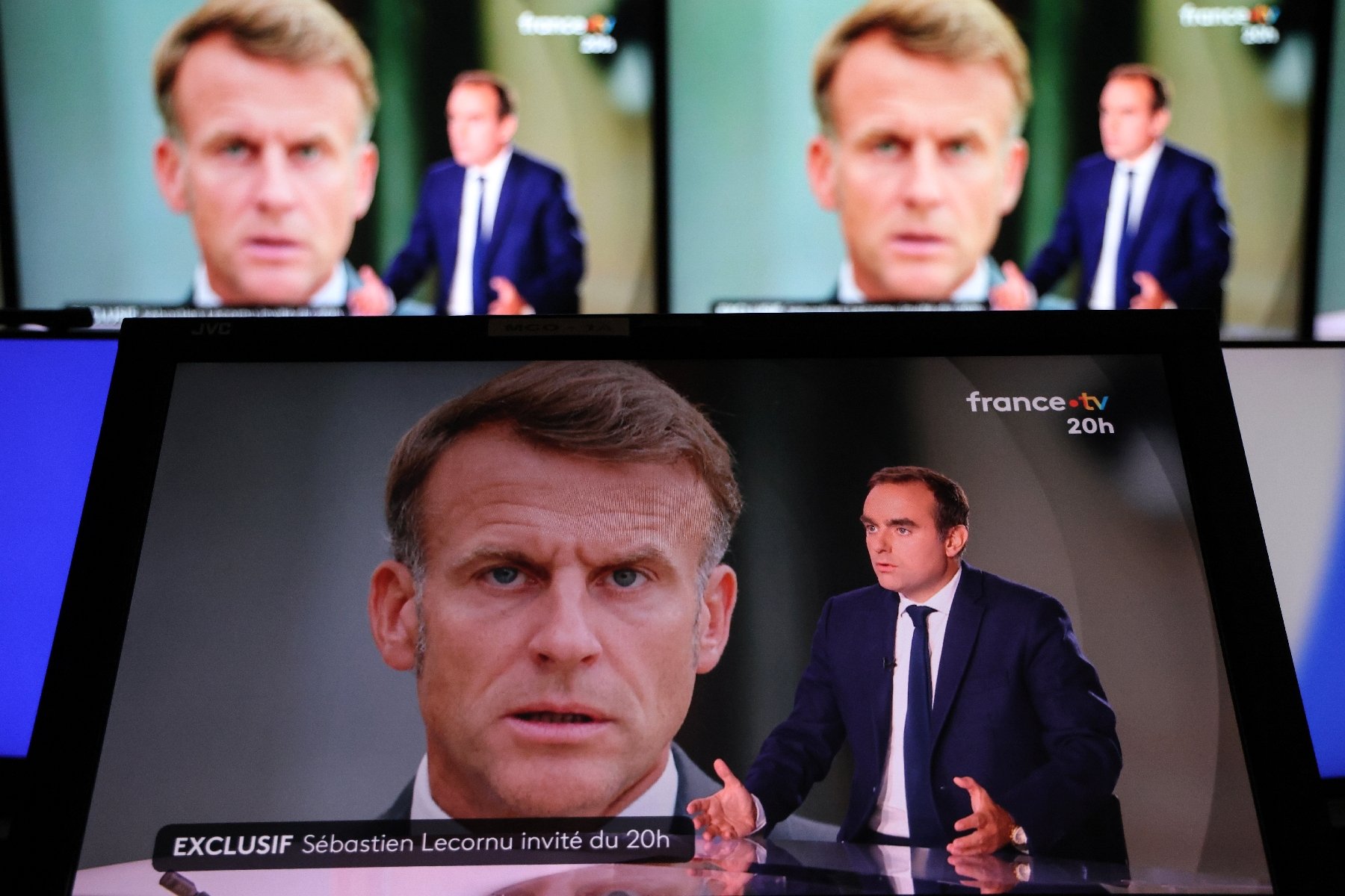 Macron dans le contexte d'une crise politique