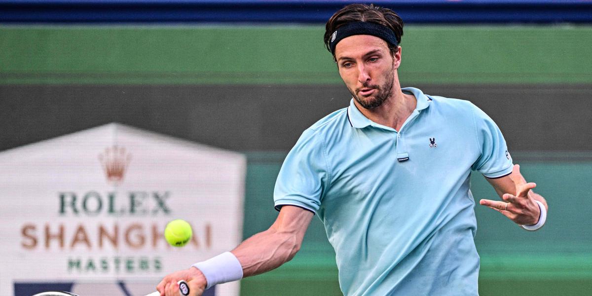 Arthur Rinderknech en action lors du Masters 1000 de Shanghai