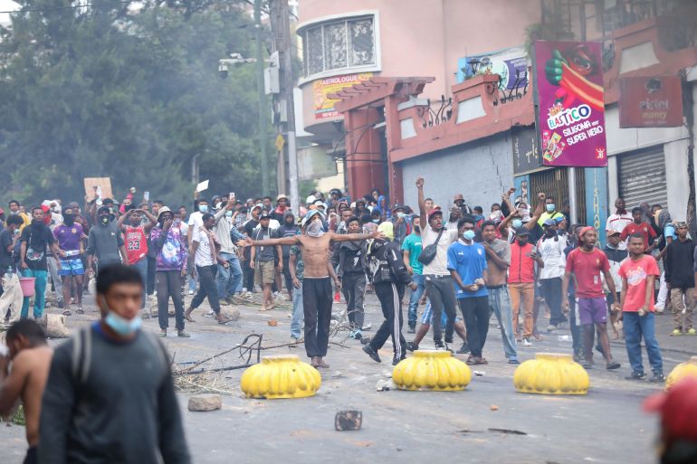 Manifestants à Antananarivo face aux forces de l'ordre