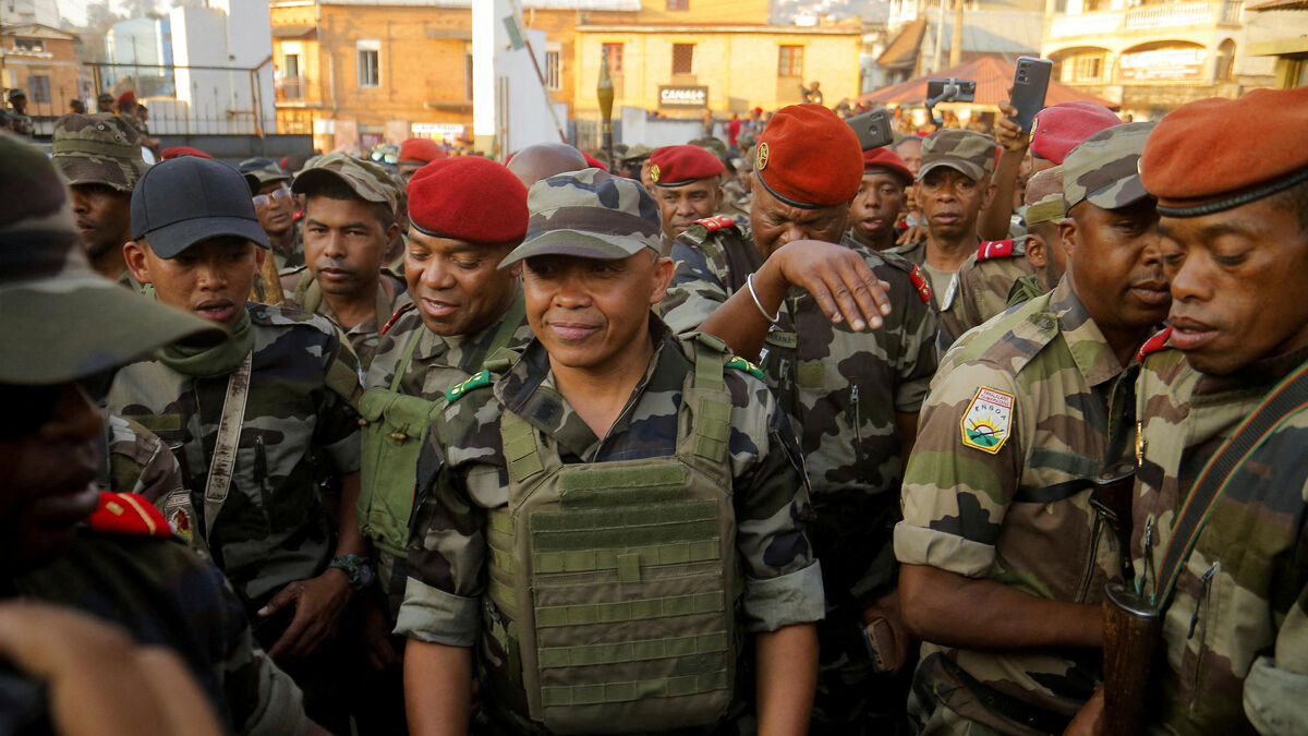 Portrait du colonel Randrianirina lors d’une allocution