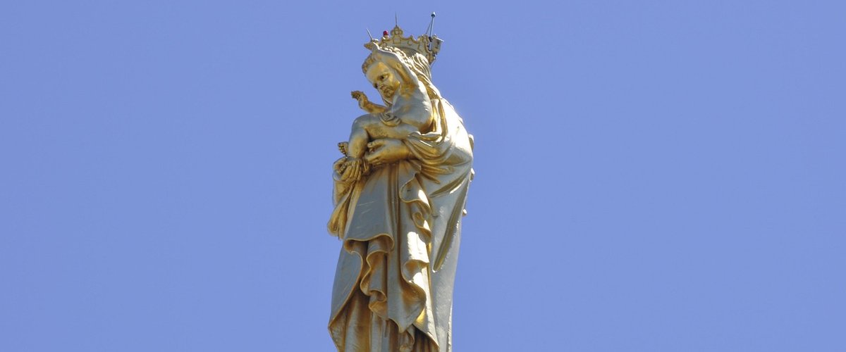 La couronne dorée restaurée sur la Bonne Mère