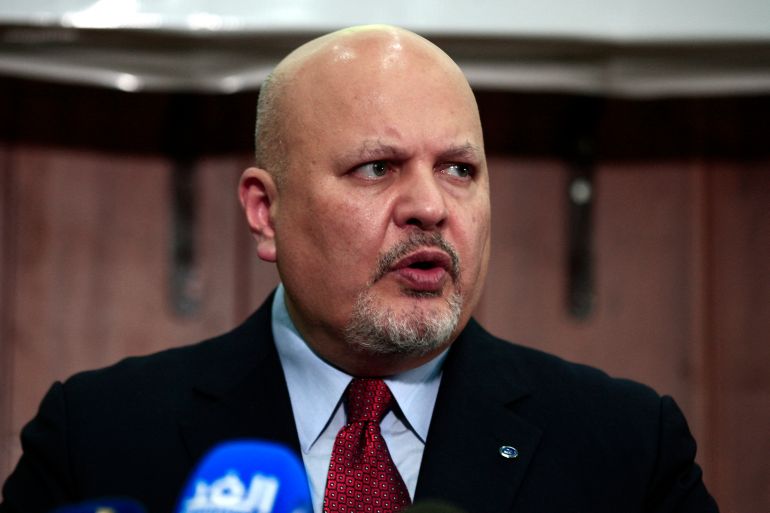 Le procureur de la CPI, Karim Ahmad Khan, lors d'une conférence de presse