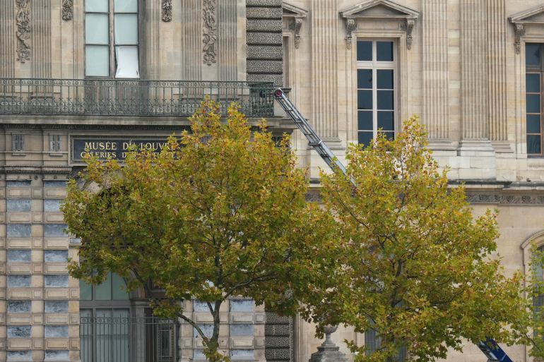 Monte-meubles utilisé par les cambrioleurs au Louvre