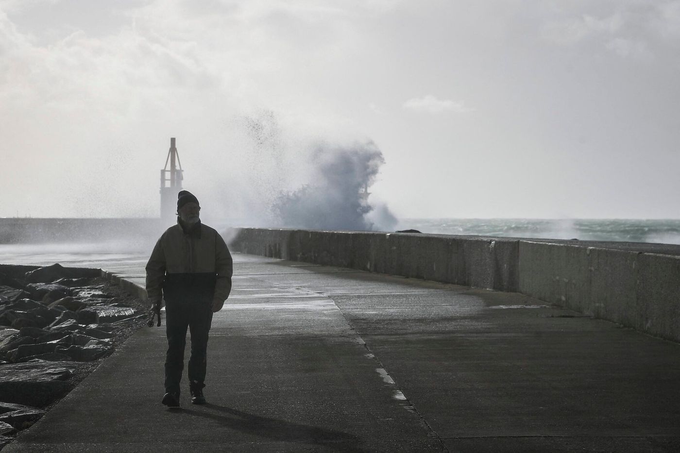 Vagues et rafales lors de Benjamin sur la façade atlantique