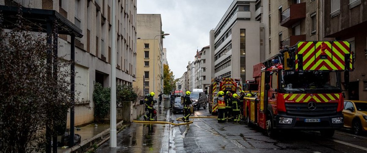 Vue générale d’un incendie près de Part-Dieu à Lyon