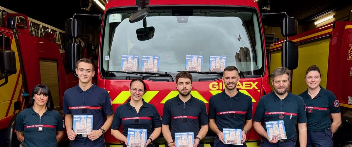 Pompiers de Rodez lors de la tournée des calendriers 2026