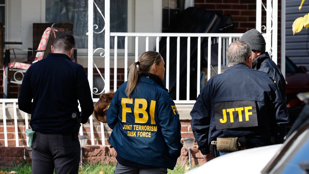 Membres du FBI en perquisition à Dearborn, Michigan