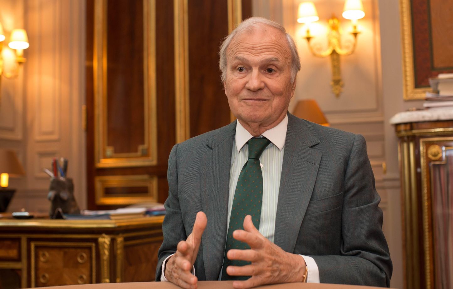Portrait de Claude Bébéar dans son bureau