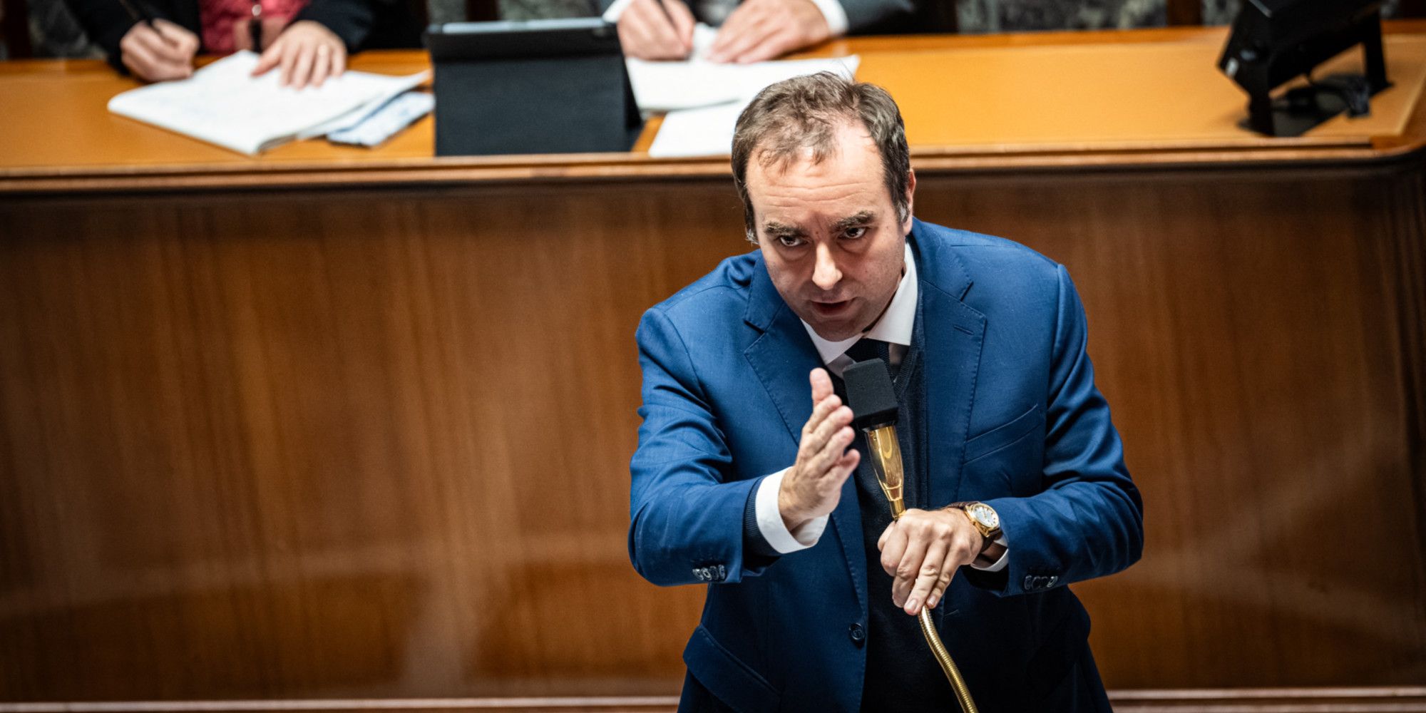 Vue d'une rencontre diplomatique France-Algérie