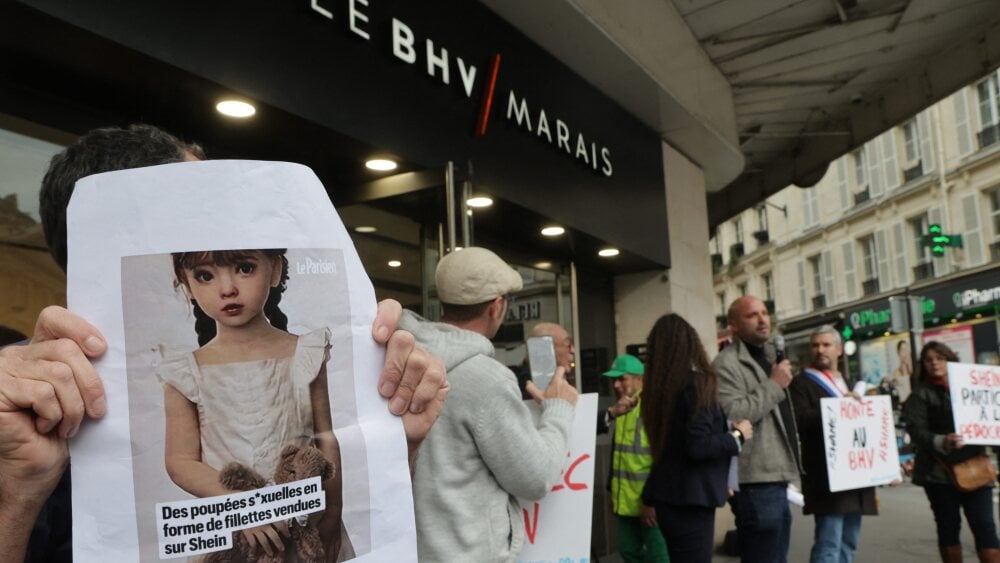 Manifestation à Paris contre la venue de Shein