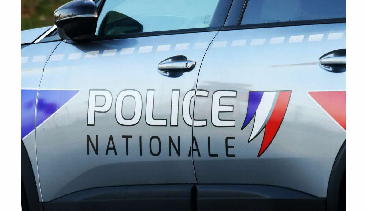 Vue générale d'une intervention policière à Lorient