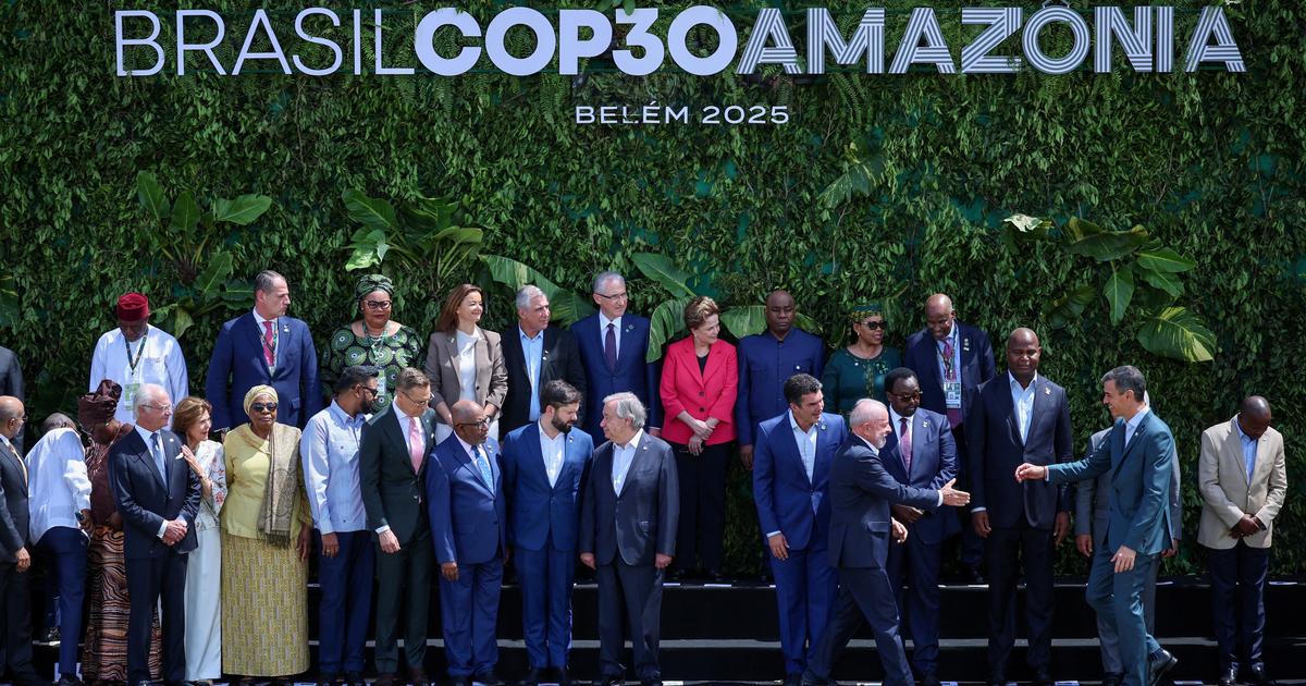 Photo d'une conférence climatique internationale lors d'un sommet