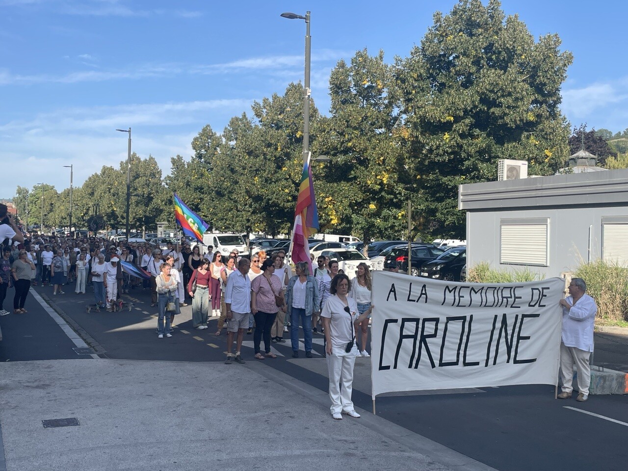 Vue générale d’un établissement scolaire rural dans le Cantal